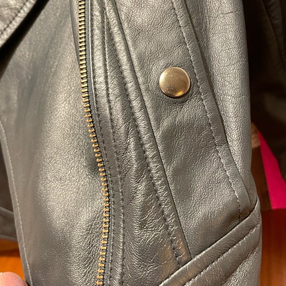 Dianne von Furstenberg cropped soft leather jacket. - Picture 10 of 10